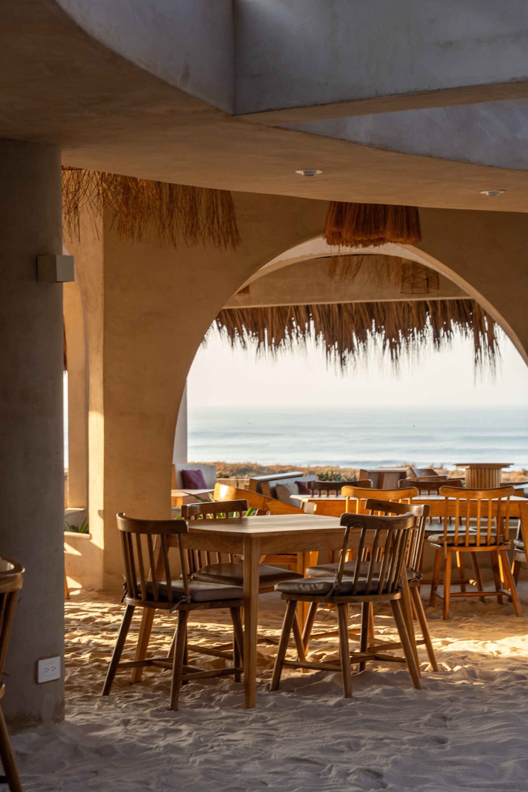 Rosa Jamaica Beach Club / Gris | Estudio de Diseño + Arquitectura