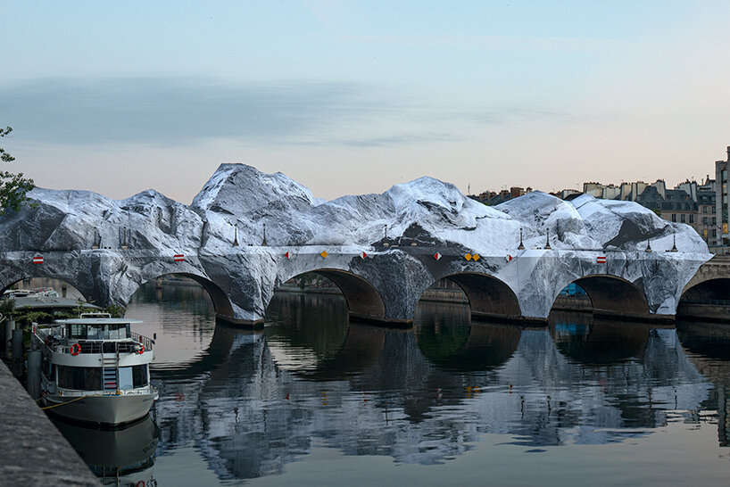 JR открыл «La Caverne du Pont Neuf» — временную «пещеру» над Сенной в Париже