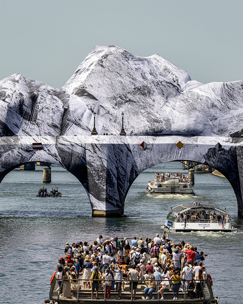 JR открыл «La Caverne du Pont Neuf» — временную «пещеру» над Сенной в Париже