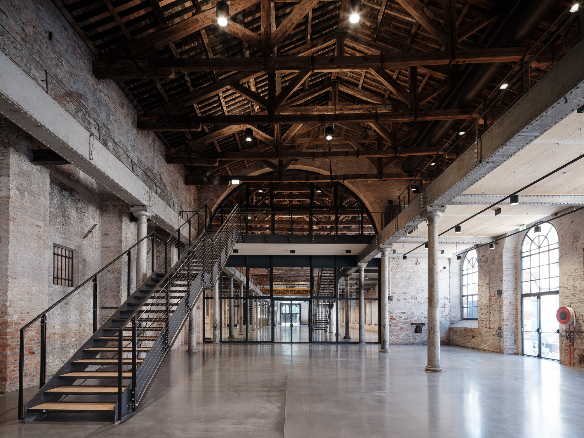 La Biennale di Venezia открыла новый дом для Исторического архива в Арсенале
