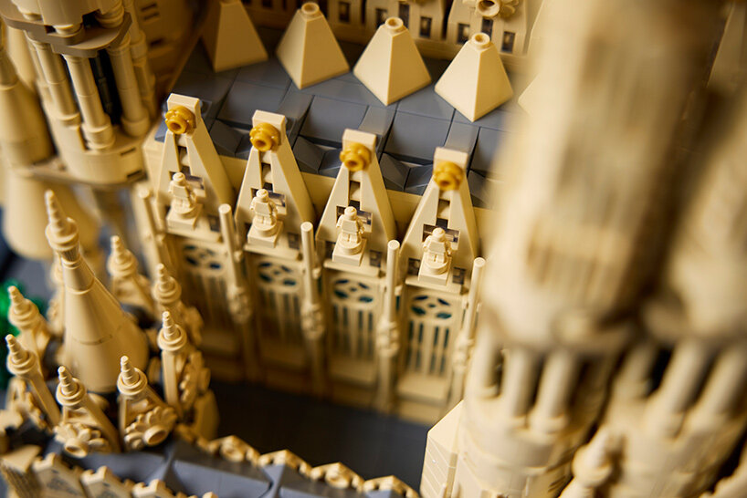 LEGO представила набор Sagrada Família из 12 060 деталей