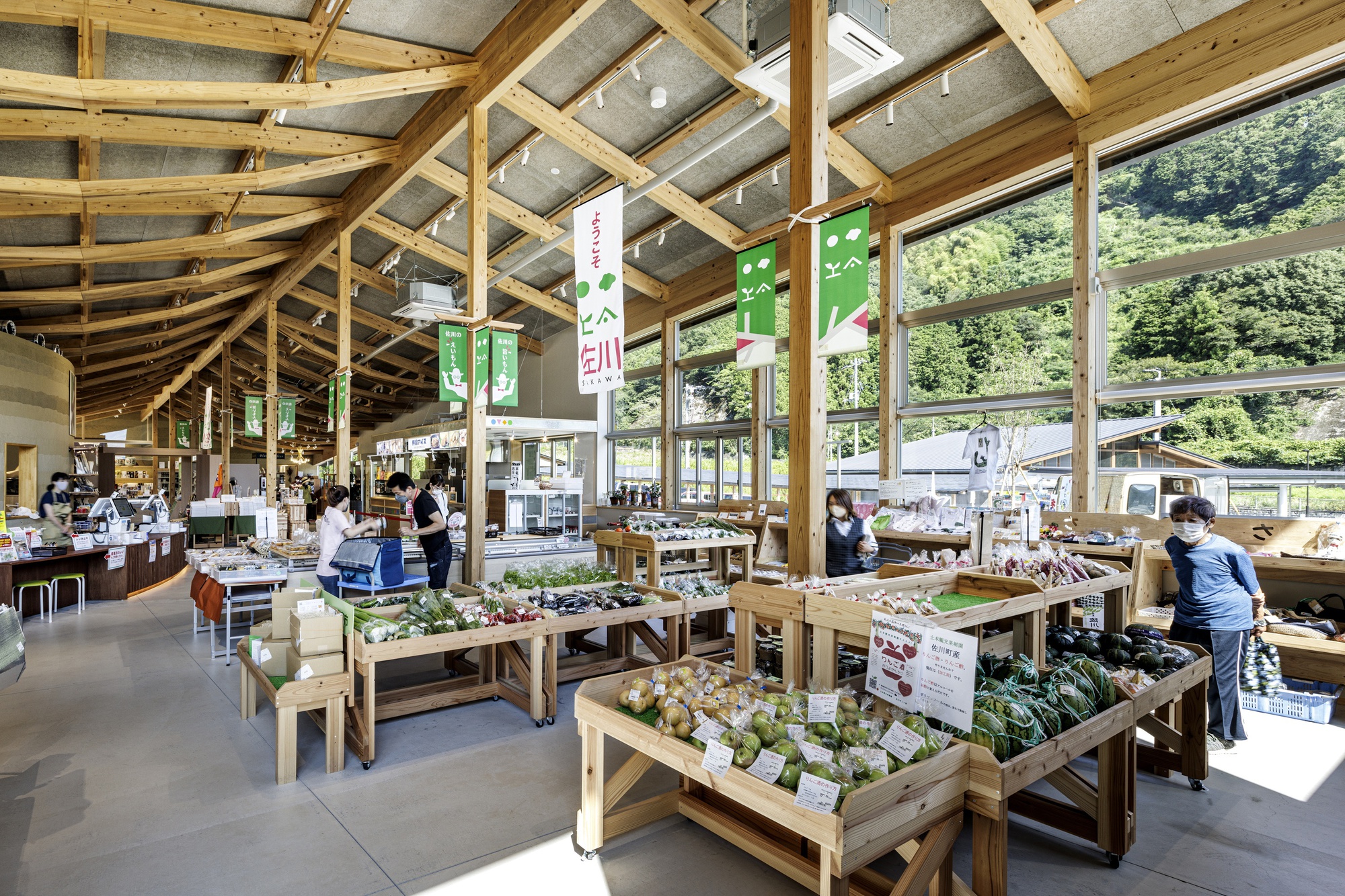 Станция Makino’s Roadside Station в Сакаве: проект STUDIO YY, Wakatake Town Planning Research Institute и WORKSTATION