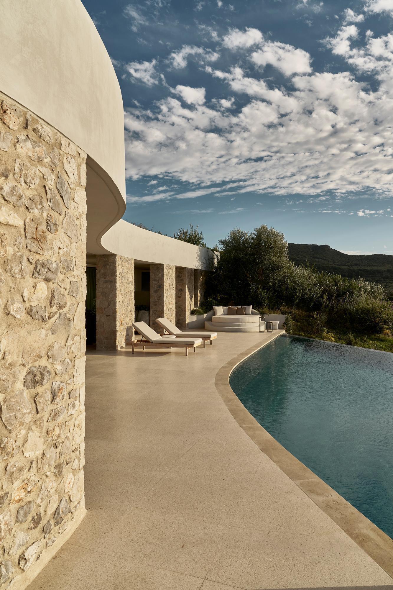 Mandarin Oriental Costa Navarino: курорт на склоне над заливом Наварино