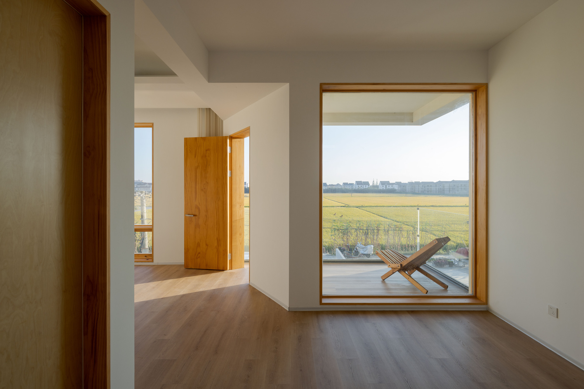 Mini South Villa / Dispacement Architectural Design
