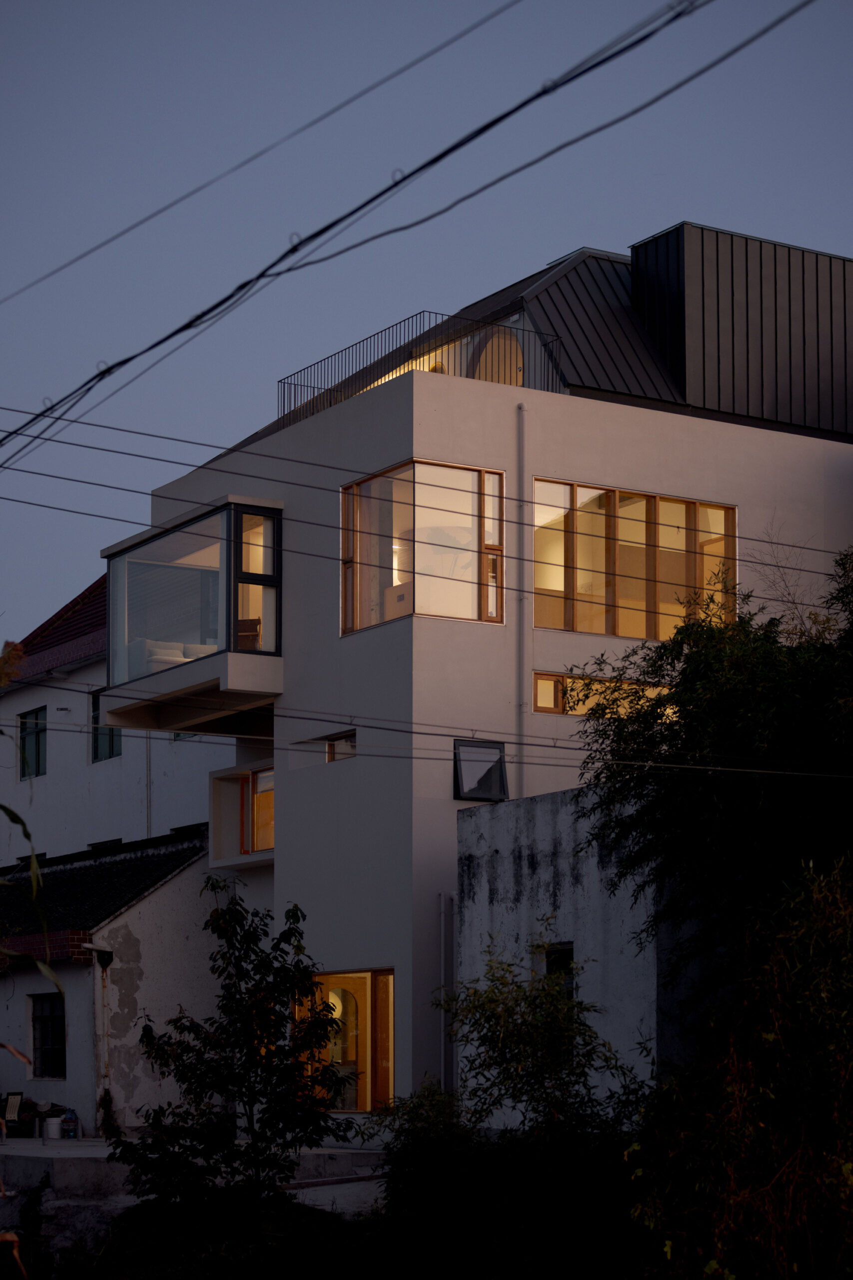 Mini South Villa / Dispacement Architectural Design