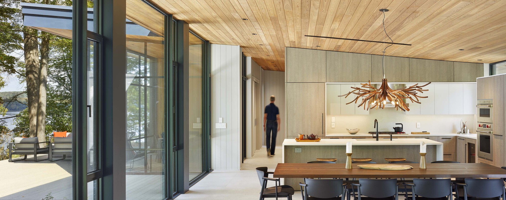 Percy Lake Cottage / Michael Taylor Architecture + Design