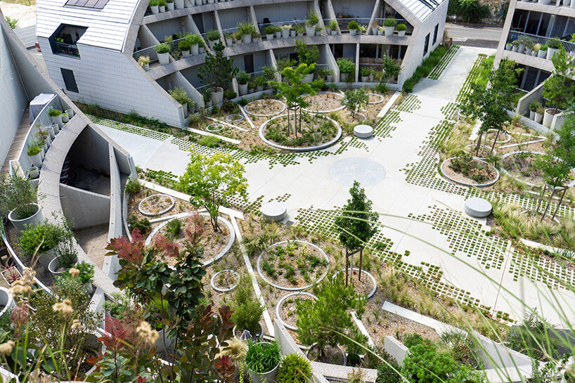 MVRDV завершили La Vallée Verte в Бордо: три корпуса с «срезанными» крышами и скрытым садом