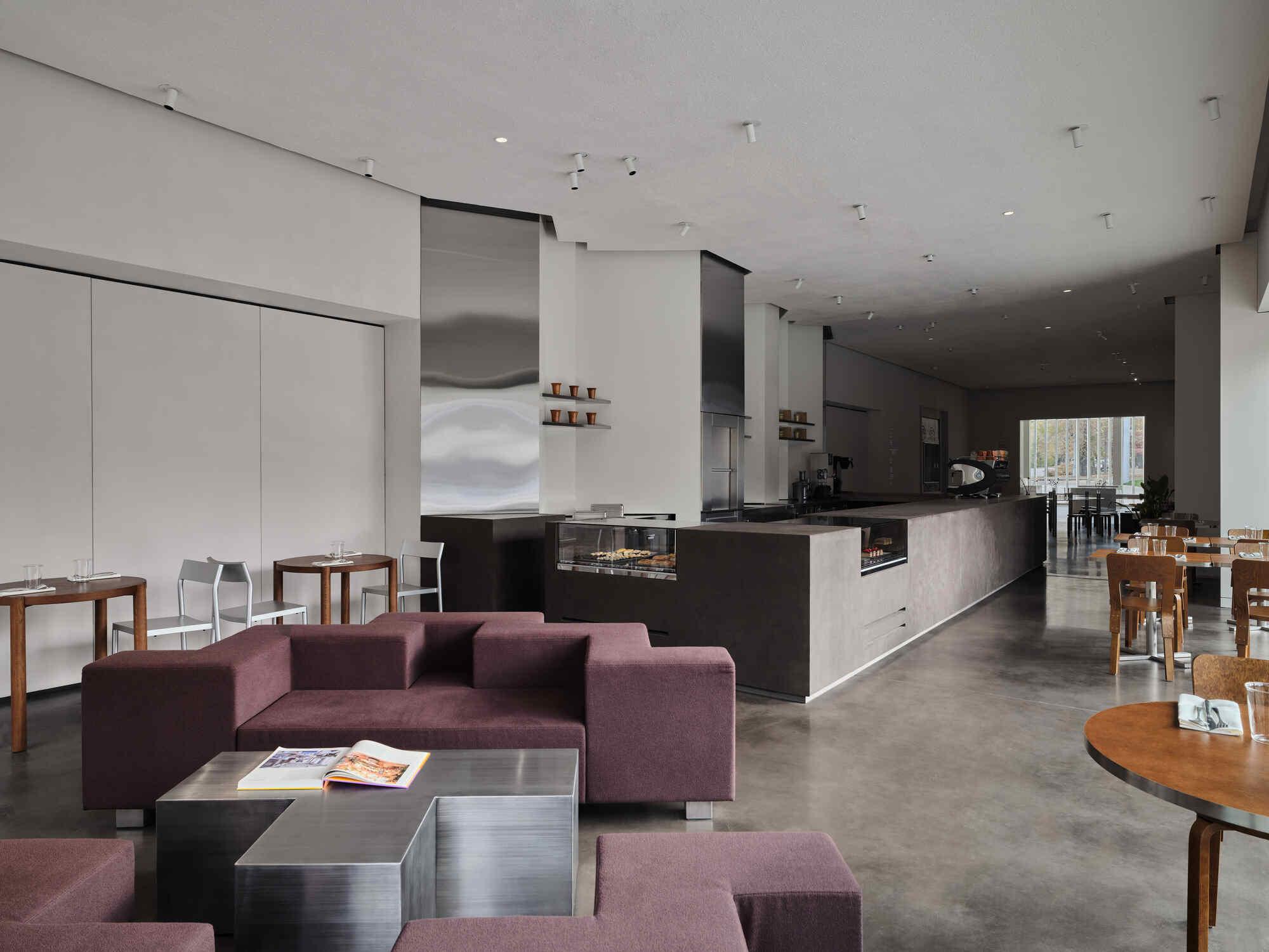 JER café в Tselinny Center of Contemporary Culture / NAAW