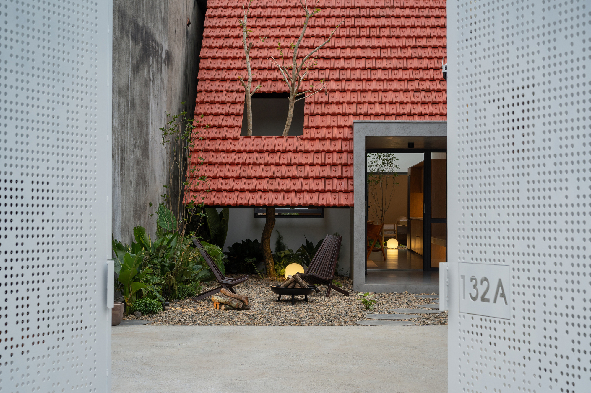 Nam Da House / 24Minimalist Architecture