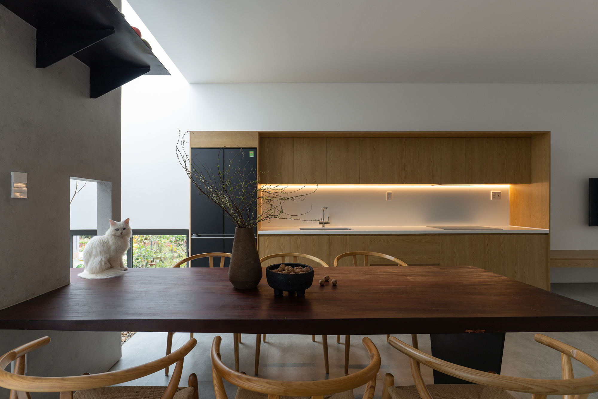 Nam Da House / 24Minimalist Architecture