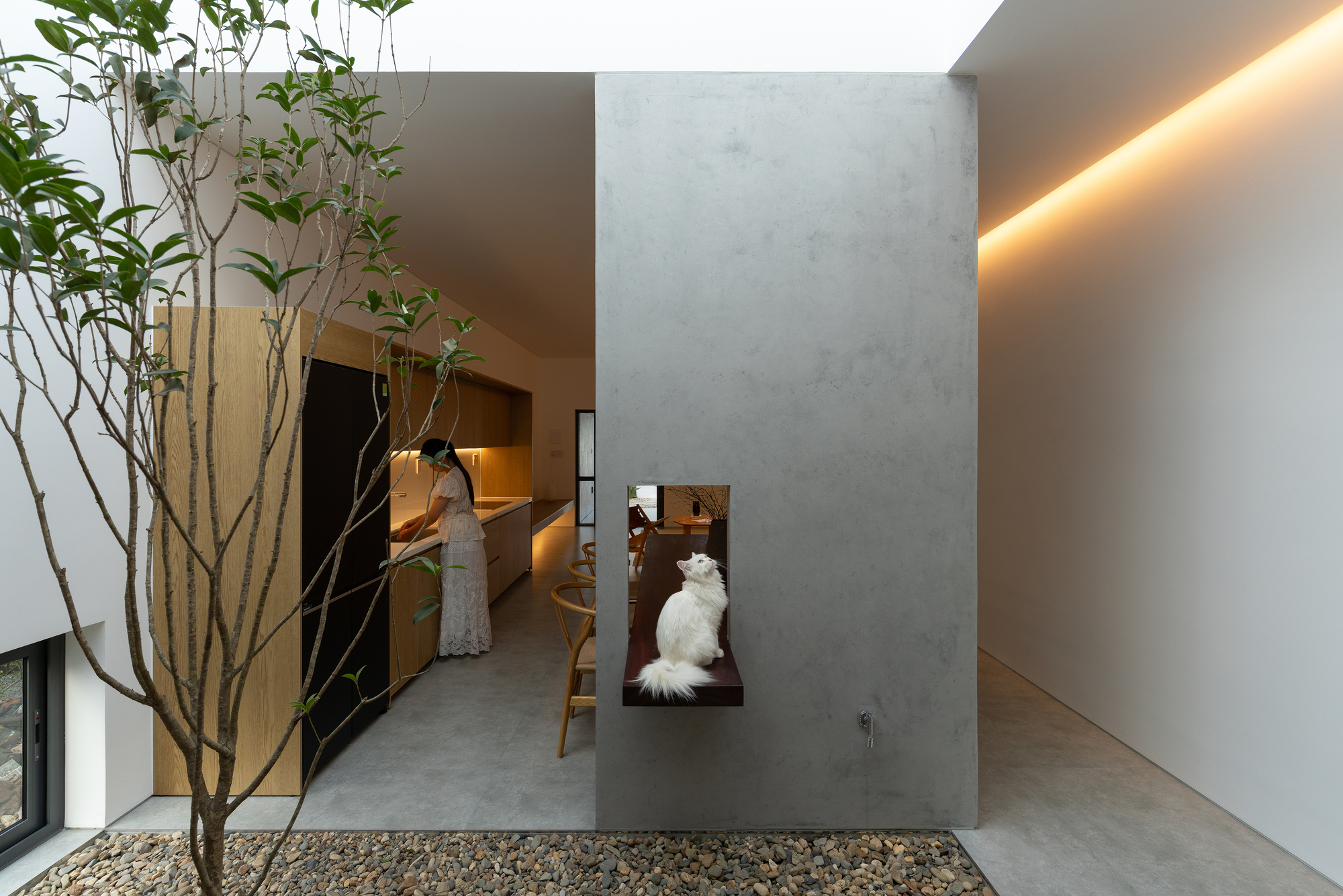 Nam Da House / 24Minimalist Architecture