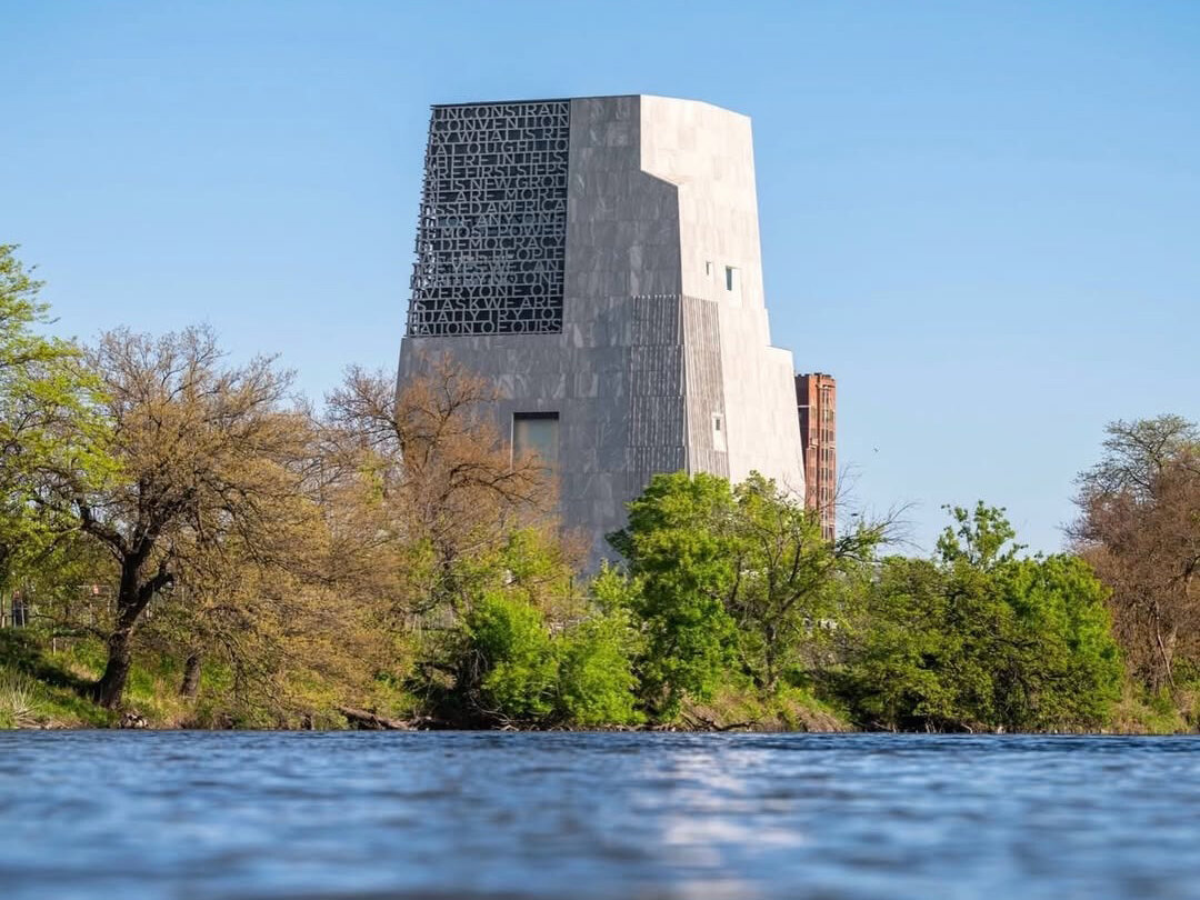 Музей Obama Presidential Center в Чикаго открылся как маршрут через демократию и протест