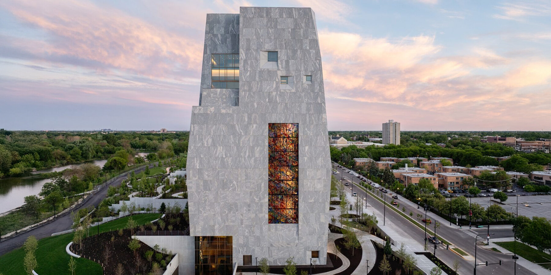 Музей Obama Presidential Center в Чикаго открылся как маршрут через демократию и протест