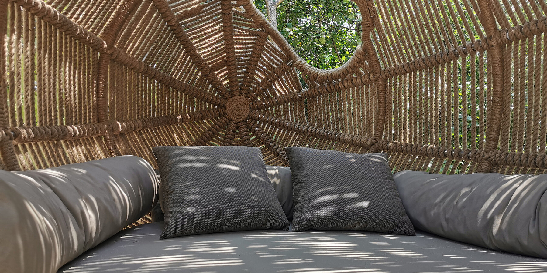 One Egg – One World: инсталляция Studio Mameluca для JOALI Maldives