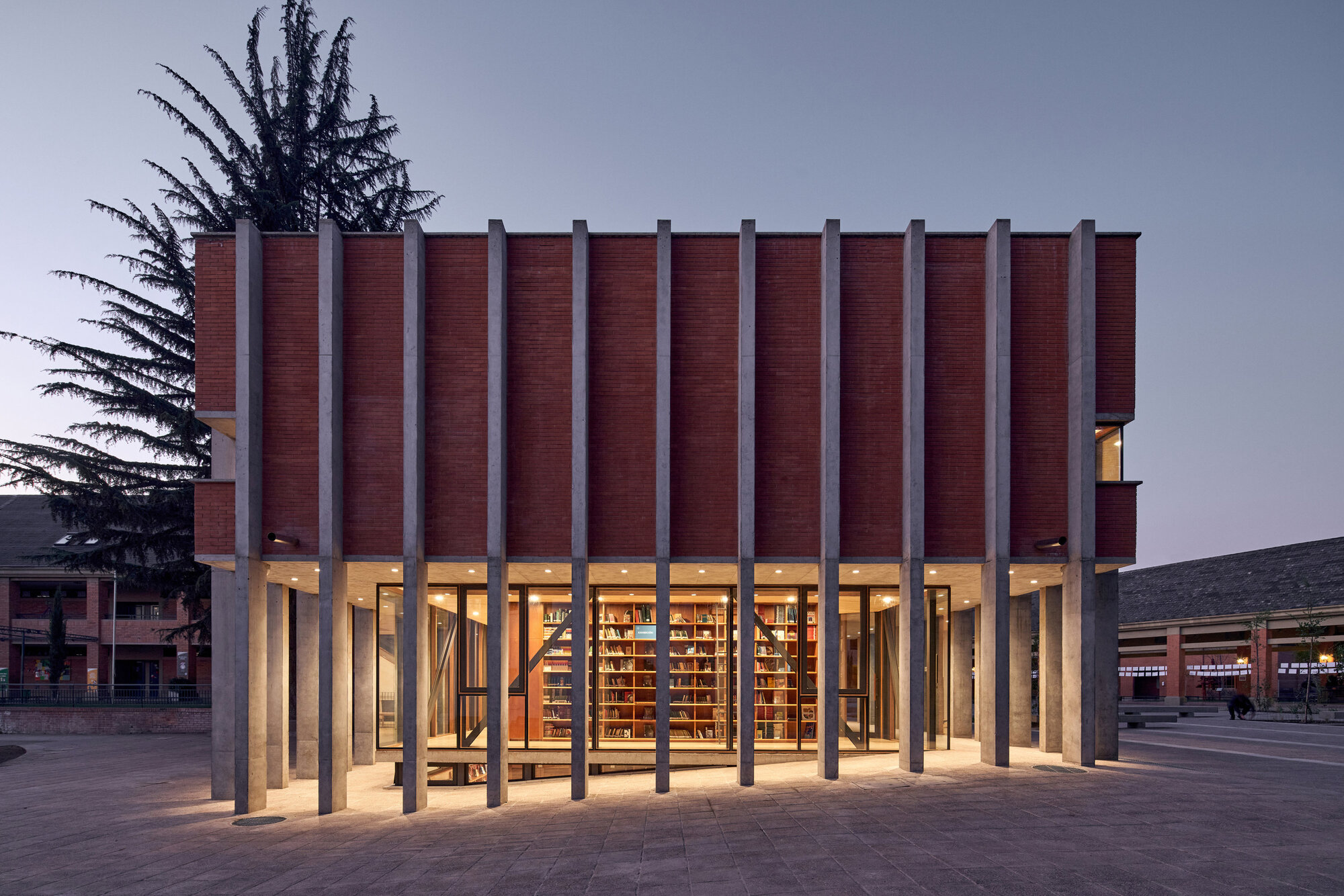 Павильон школьной библиотеки Tabancura School / José Ignacio Valdivieso