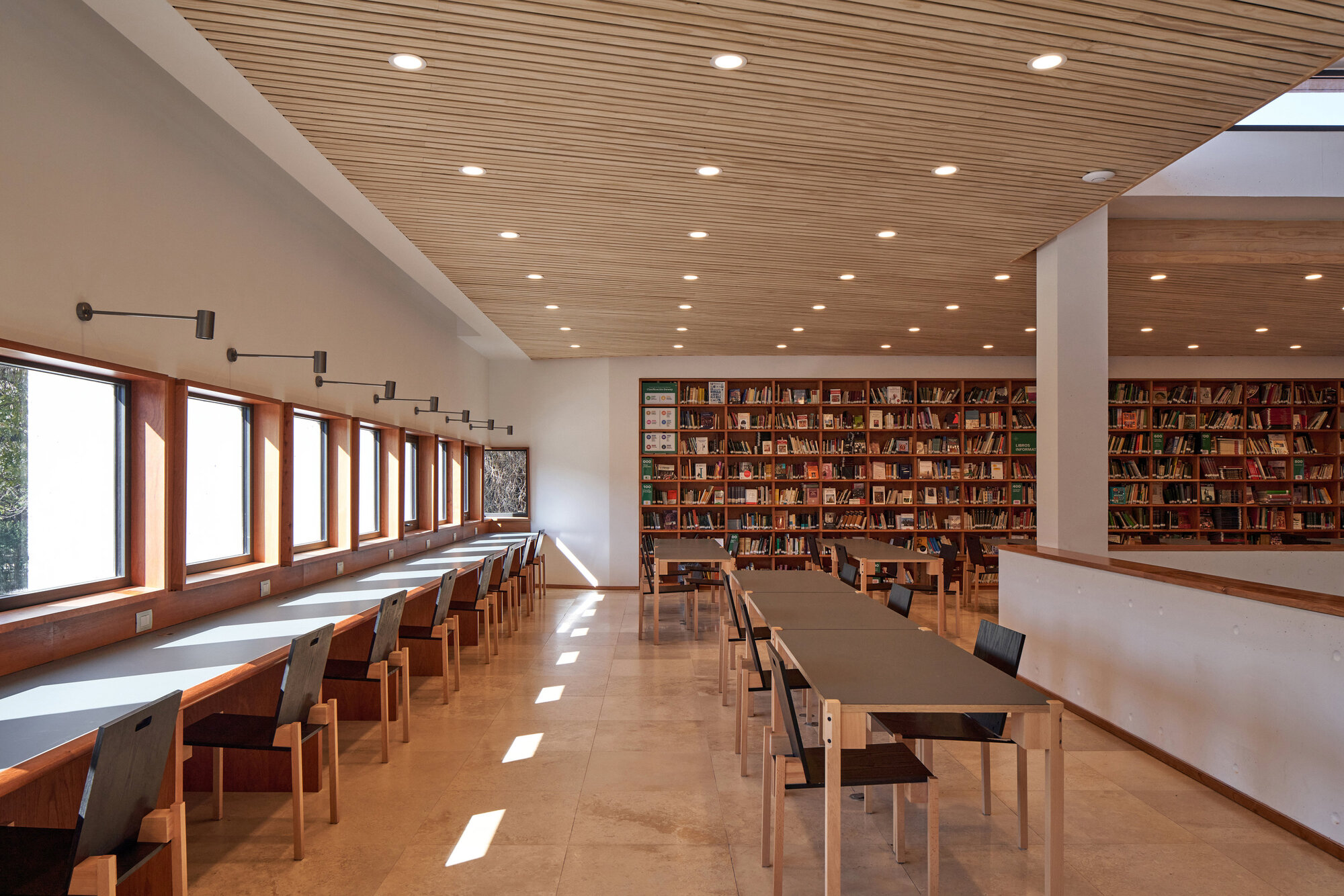 Павильон школьной библиотеки Tabancura School / José Ignacio Valdivieso