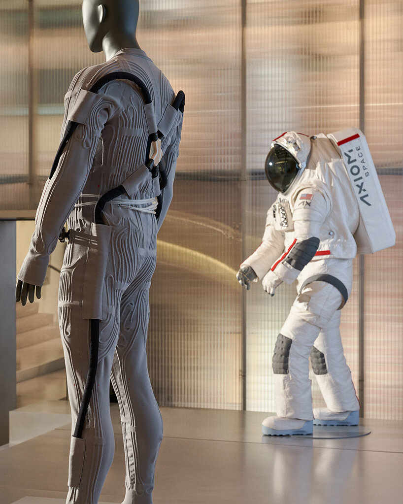 Prada и Axiom представили внутренний охлаждающий слой для лунного скафандра NASA