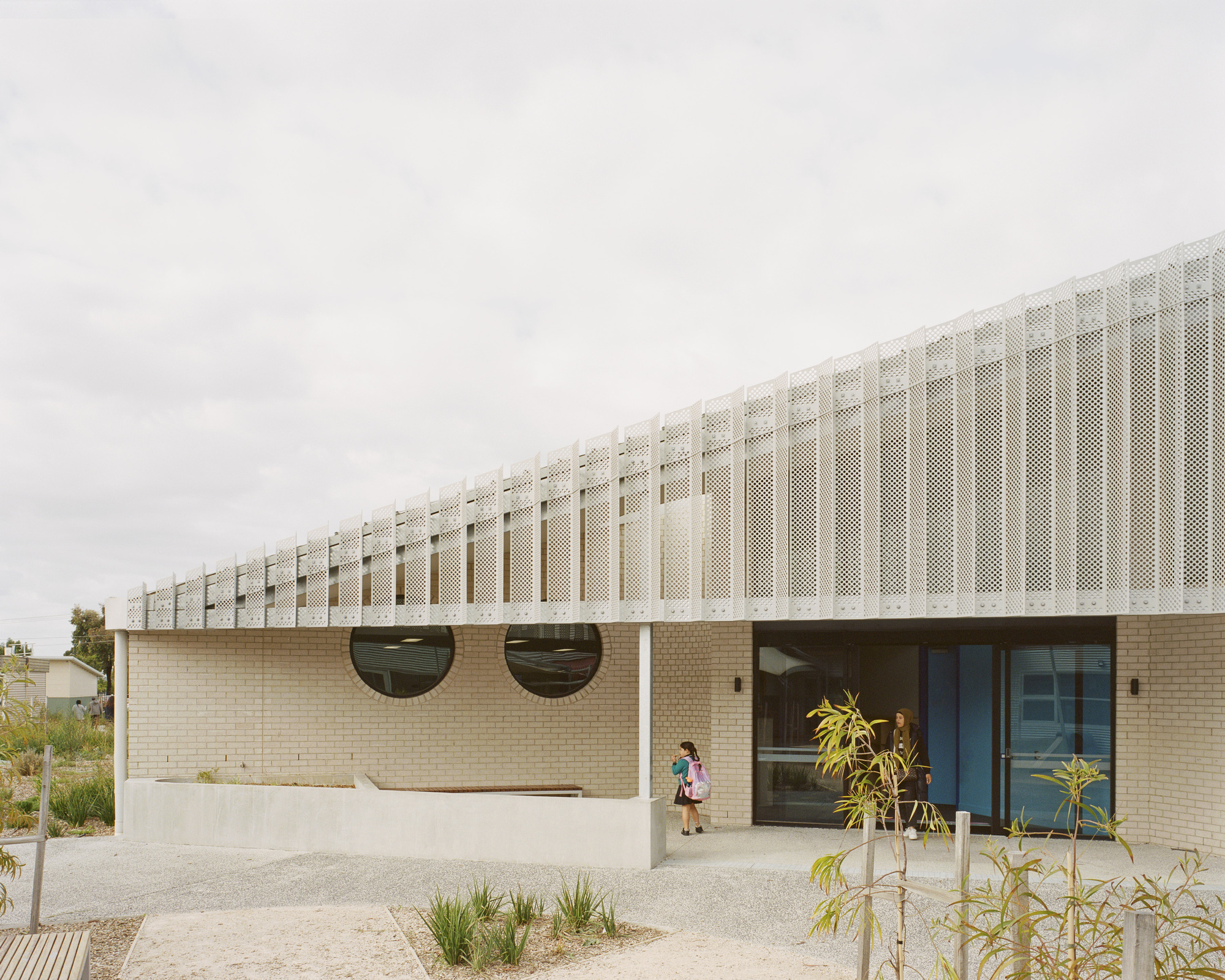 Meadows Primary School / Project 12 Architecture