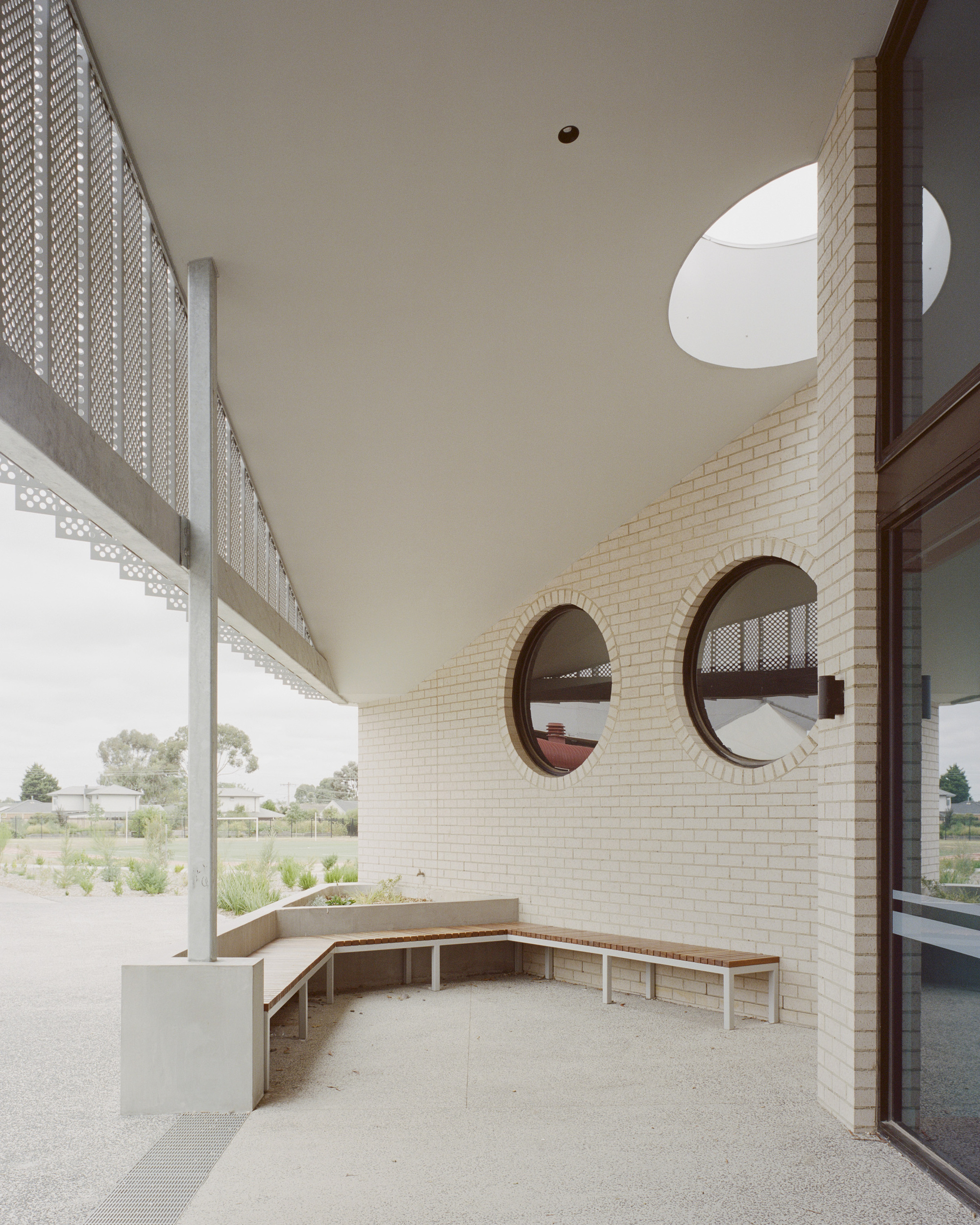 Meadows Primary School / Project 12 Architecture