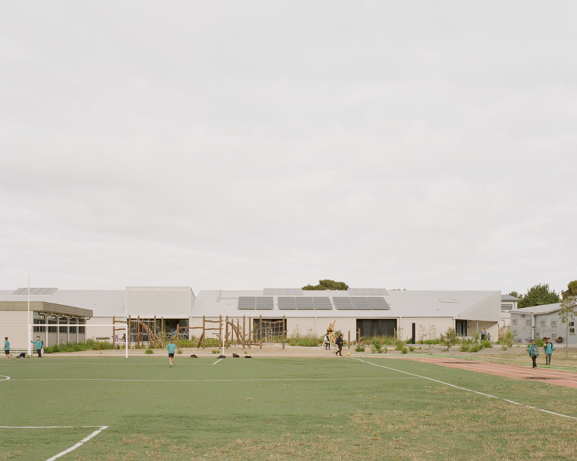 Meadows Primary School / Project 12 Architecture