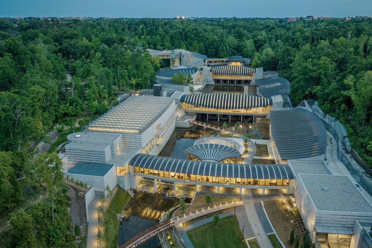 Safdie Architects завершили расширение музея Crystal Bridges в Арканзасе