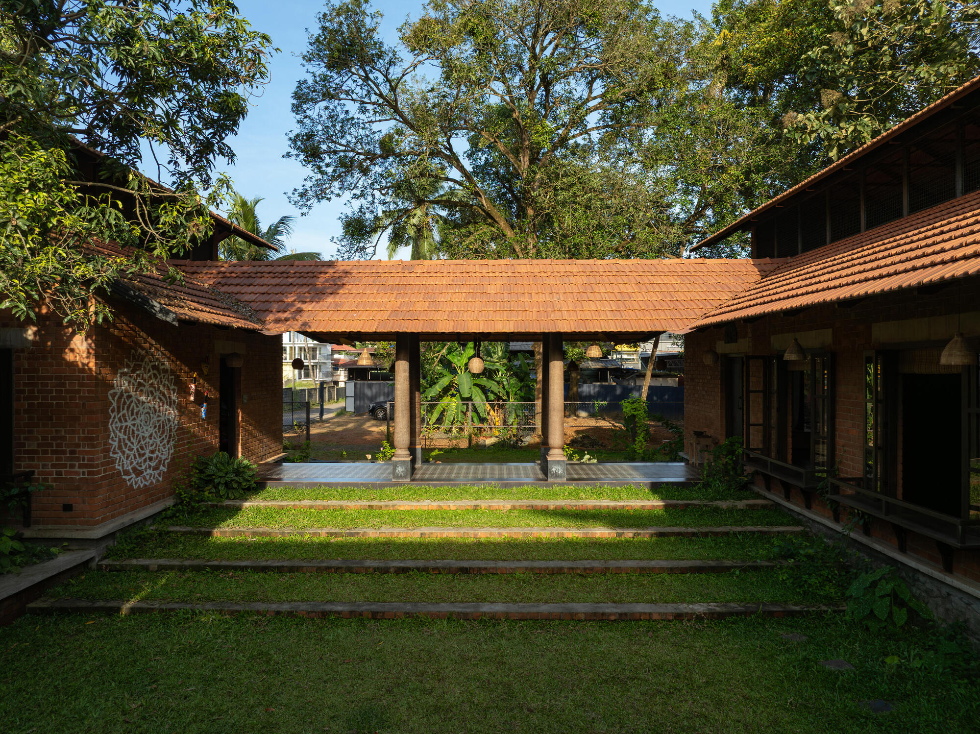 Śhālā Twam Community Hub / Bhoomija Creations