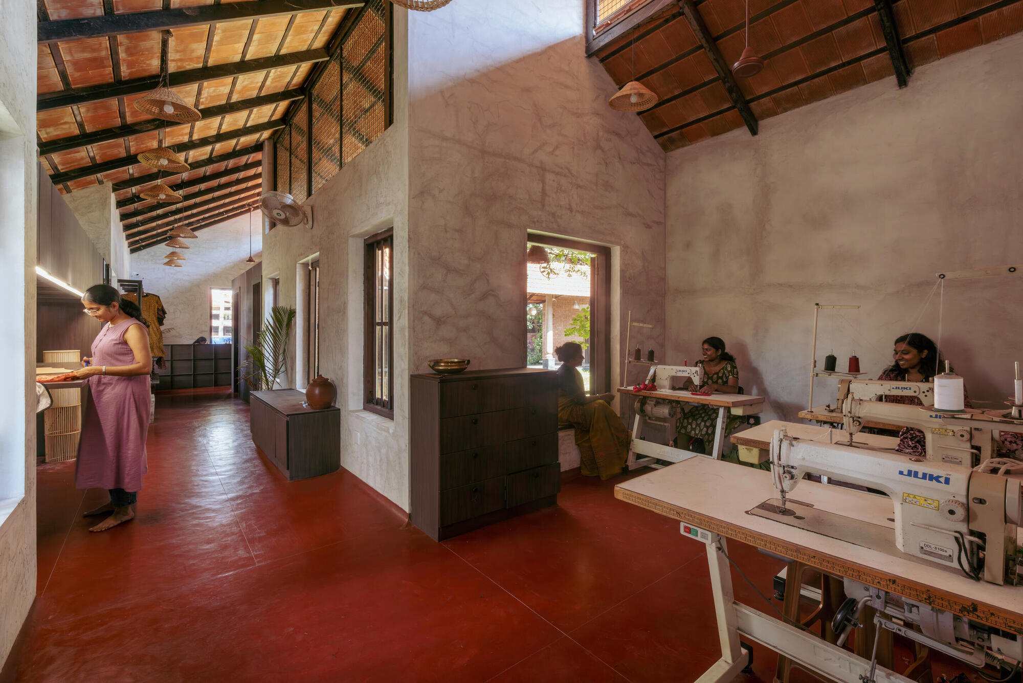 Śhālā Twam Community Hub / Bhoomija Creations
