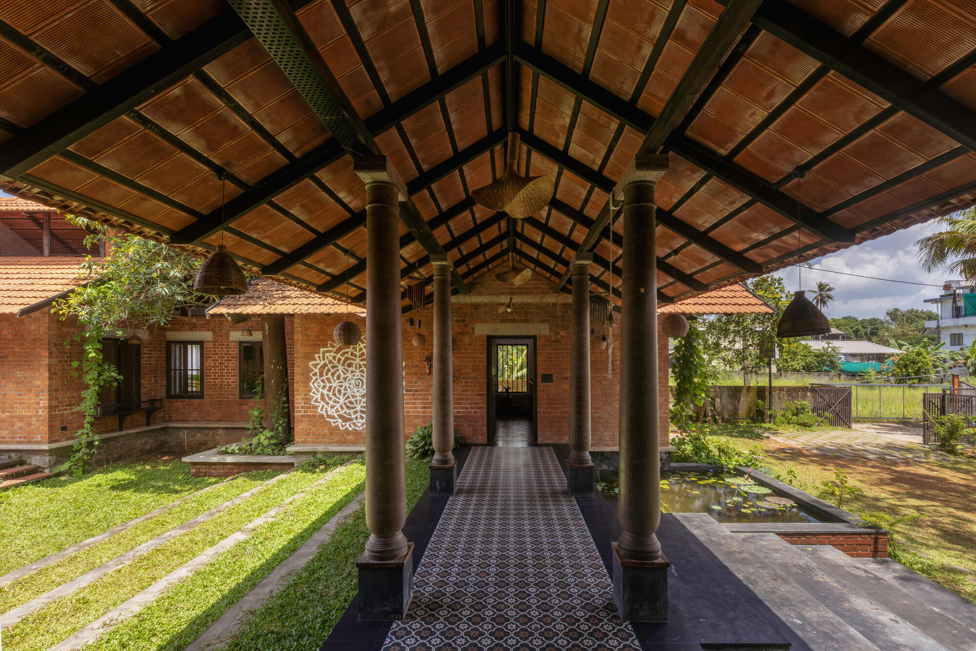 Śhālā Twam Community Hub / Bhoomija Creations