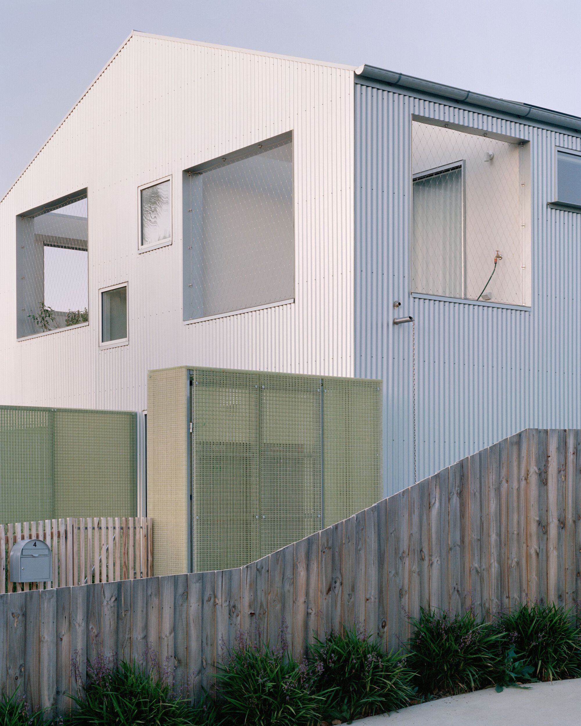 Shand Road Townhouse / Ys Housing — четырёхсекционный таунхаусный пилот для средней плотности застройки в Мельбурне