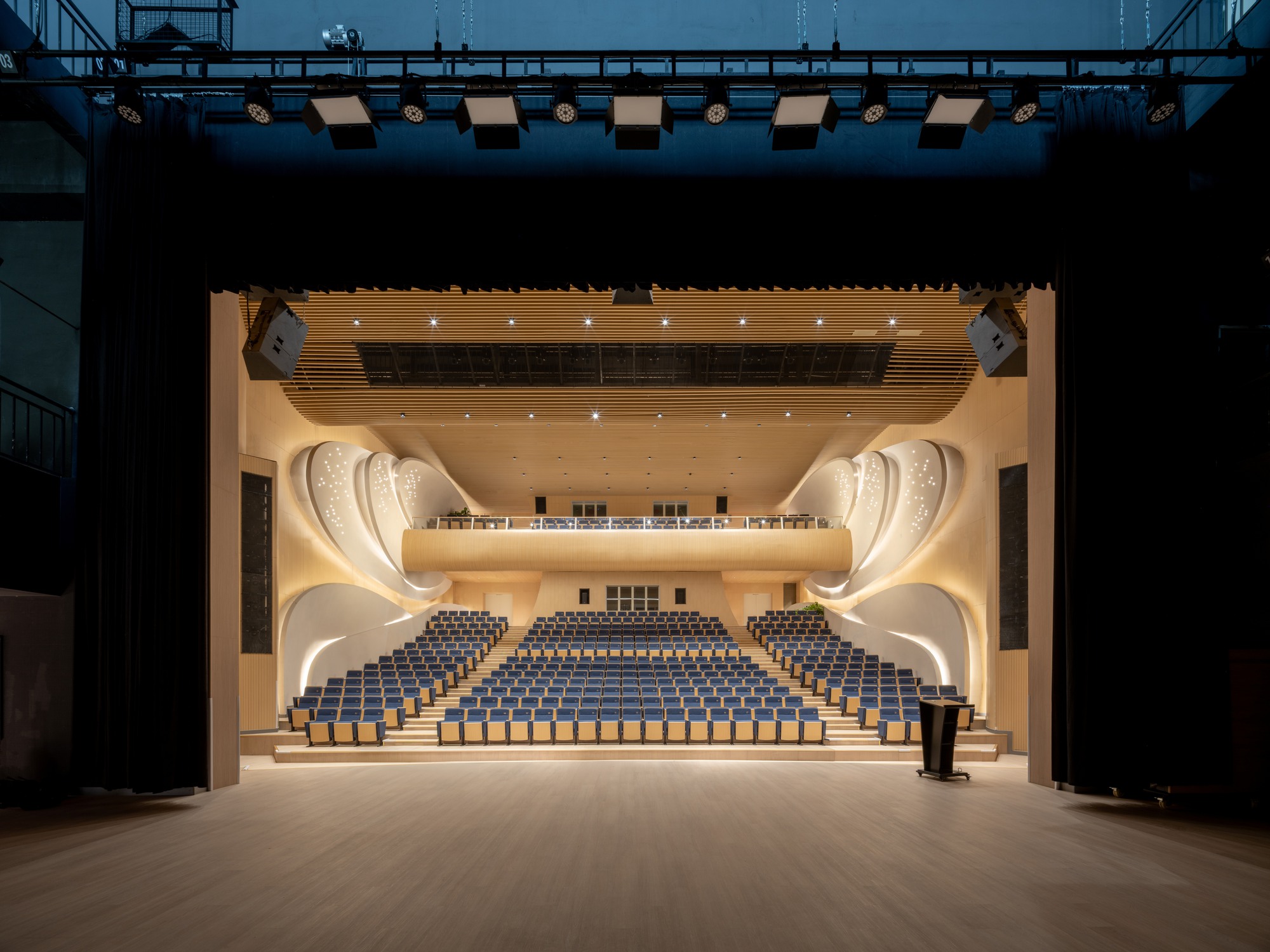 Shenzhen Mingwan School / Perkins&Will