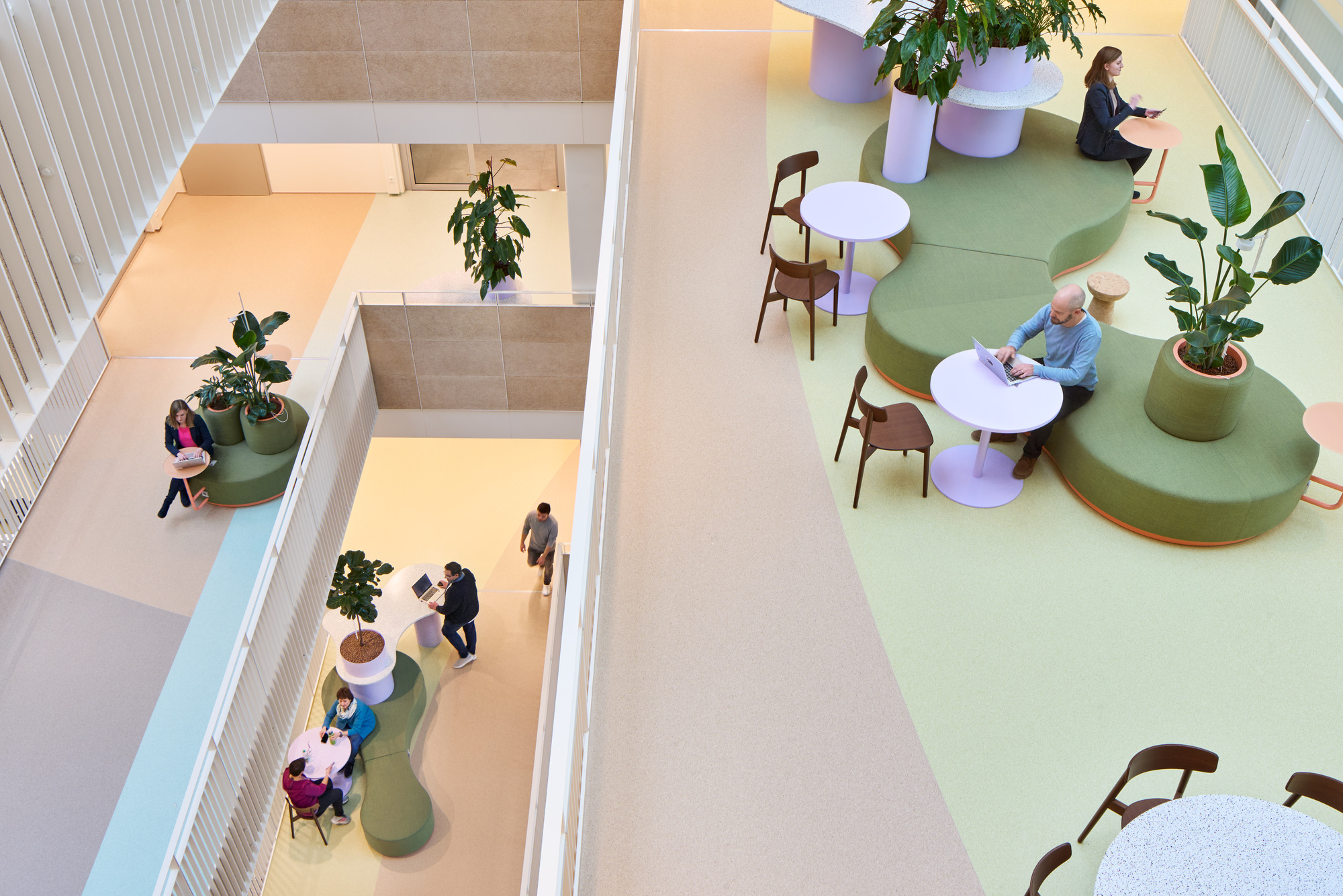 Интерьер Roche Diagnostic Innovation Center / Studio Alexander Fehre