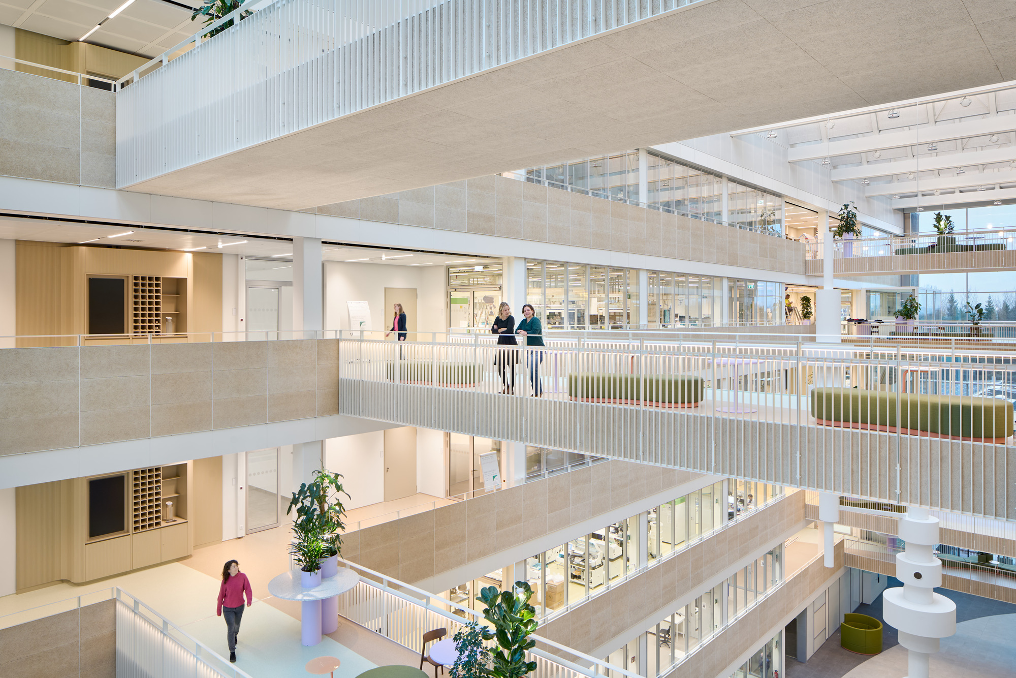Интерьер Roche Diagnostic Innovation Center / Studio Alexander Fehre