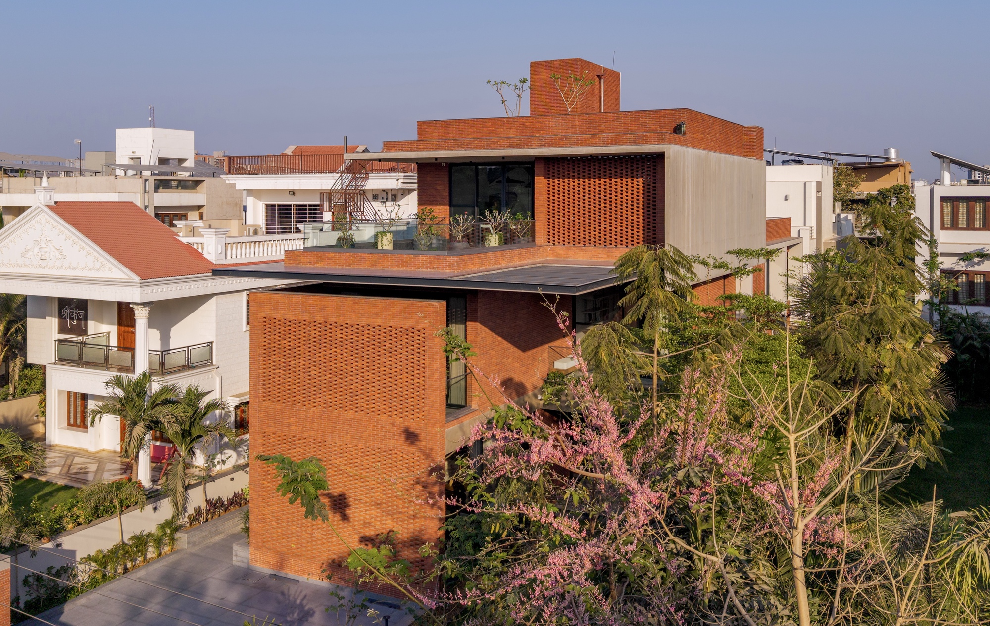 The Brick Veil House / VPA Architects