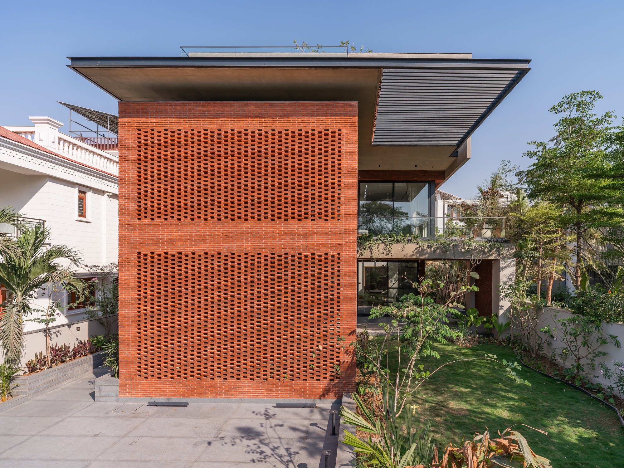 The Brick Veil House / VPA Architects