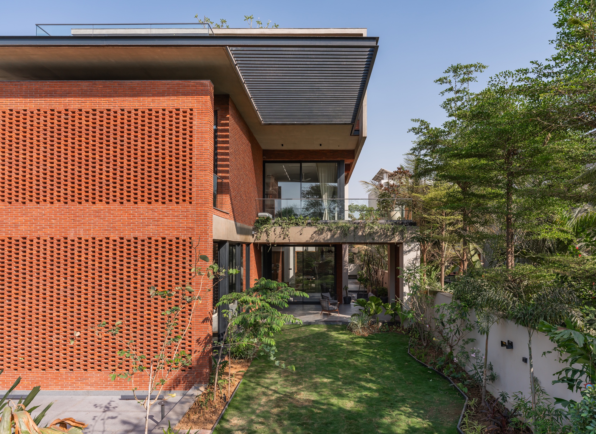 The Brick Veil House / VPA Architects