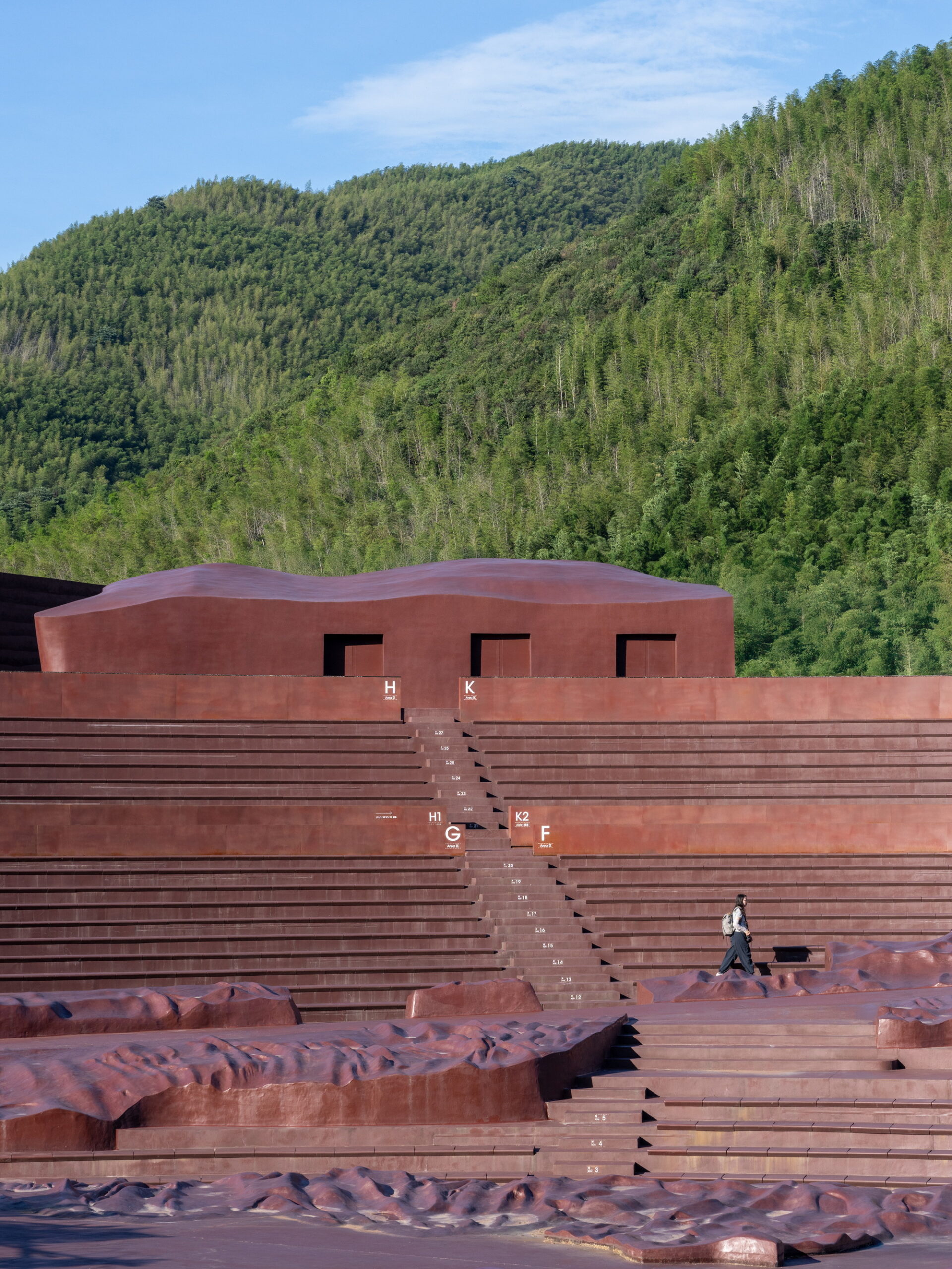 The Earth Valley Theater / GOA (Group of Architects)