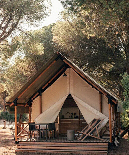 Trenchs Studio спроектировала низкоинтенсивный glamping среди сосен в Кадисе