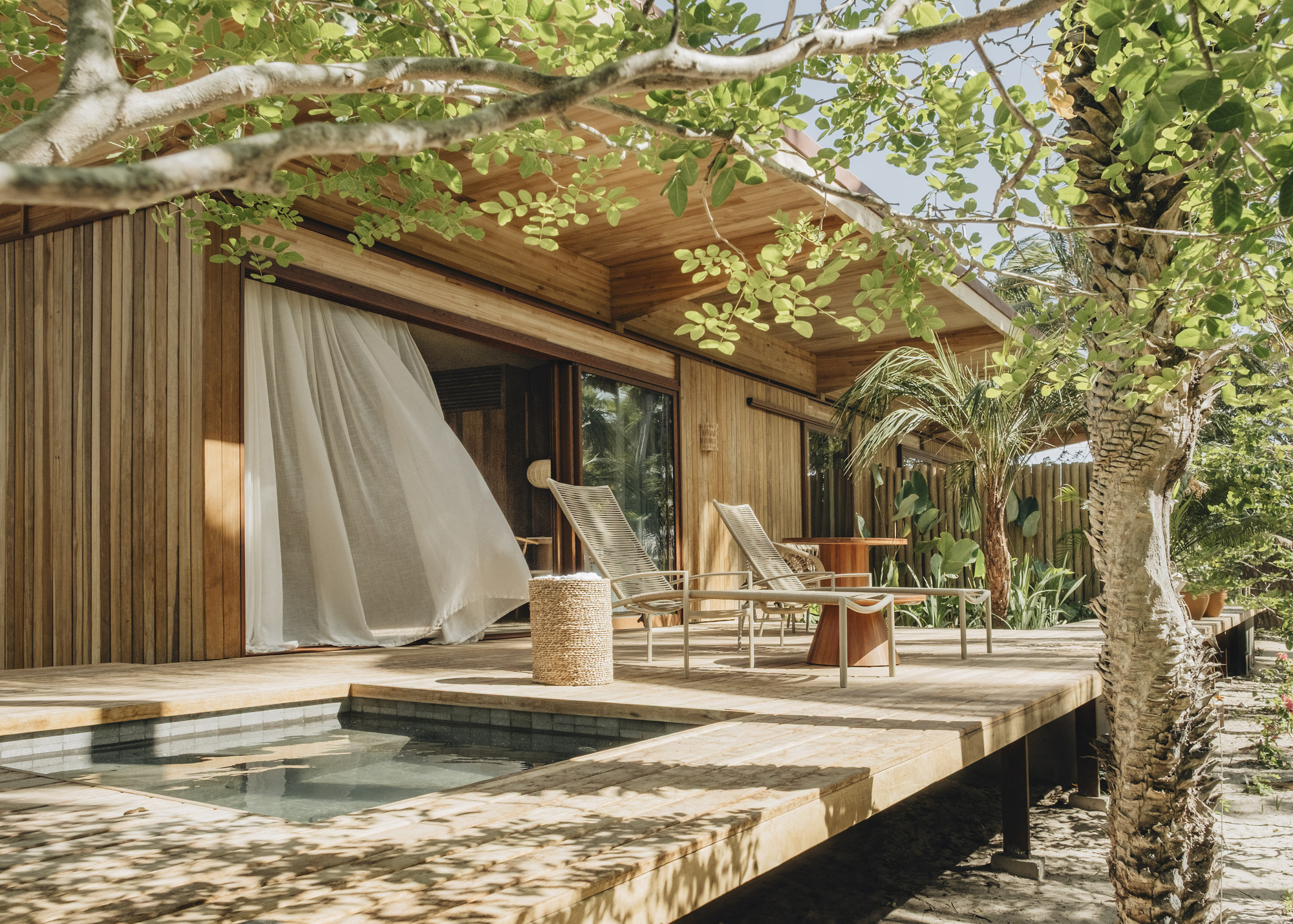 Casa Daia Bungalows / UNA Barbara e Valentim