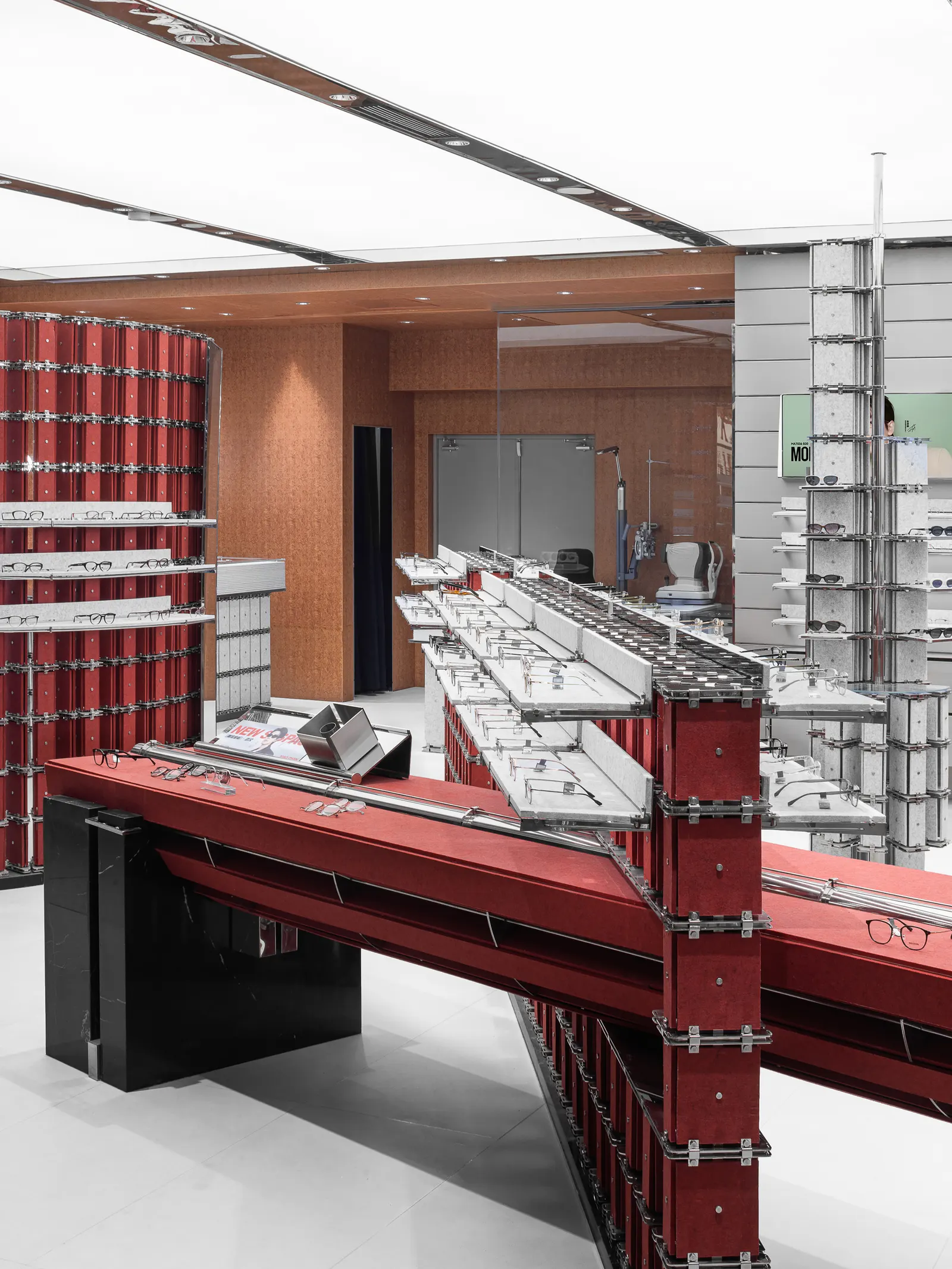 MOLSION Concept Store / Some Thoughts — концепт-магазин в Ухане, построенный на диалоге фетра и металла