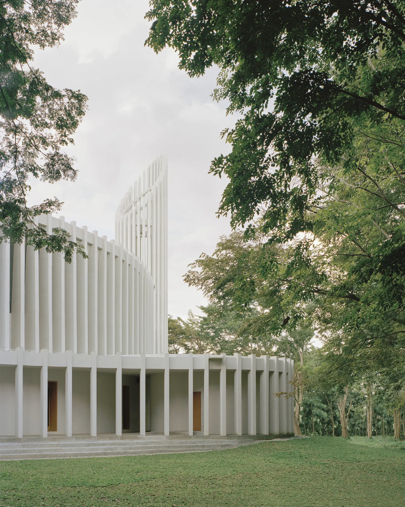 Santuario de La Salle / CAZA Architects