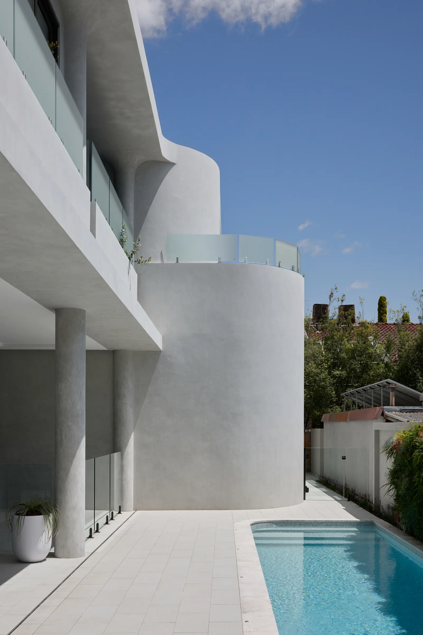 Thomas Residence / Embrace Architects