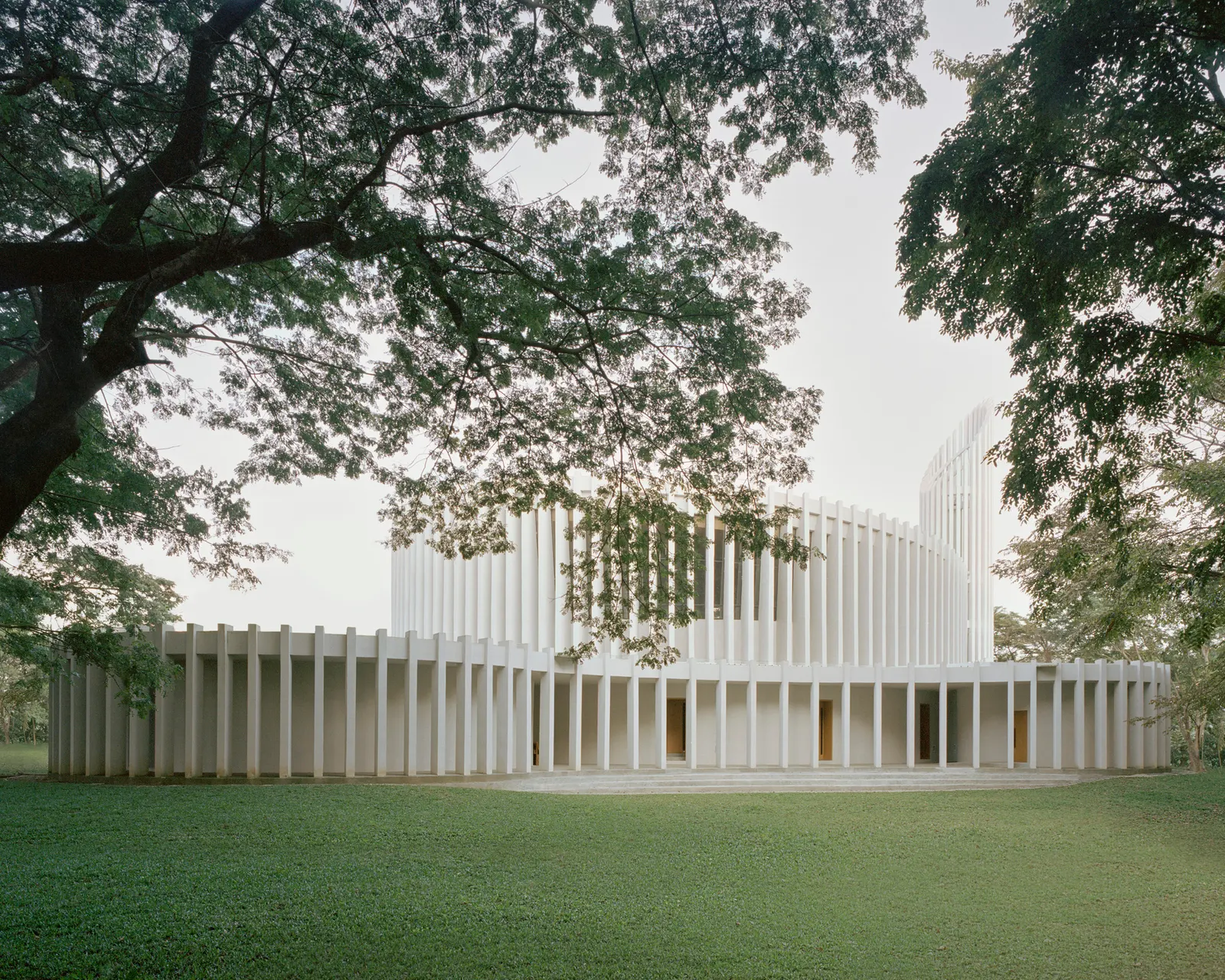 Santuario de La Salle / CAZA Architects