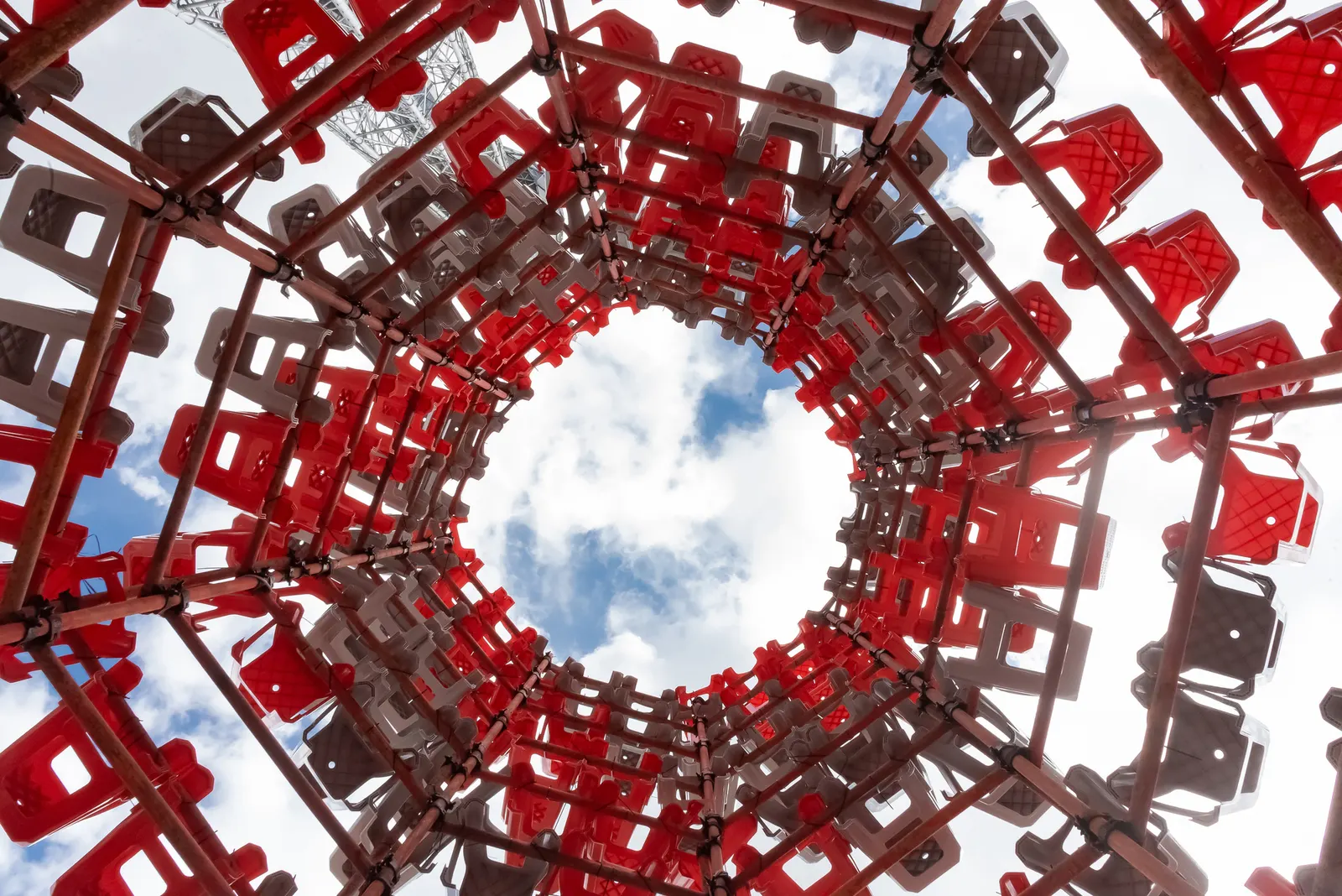 Stool Tower / 1Y Architects