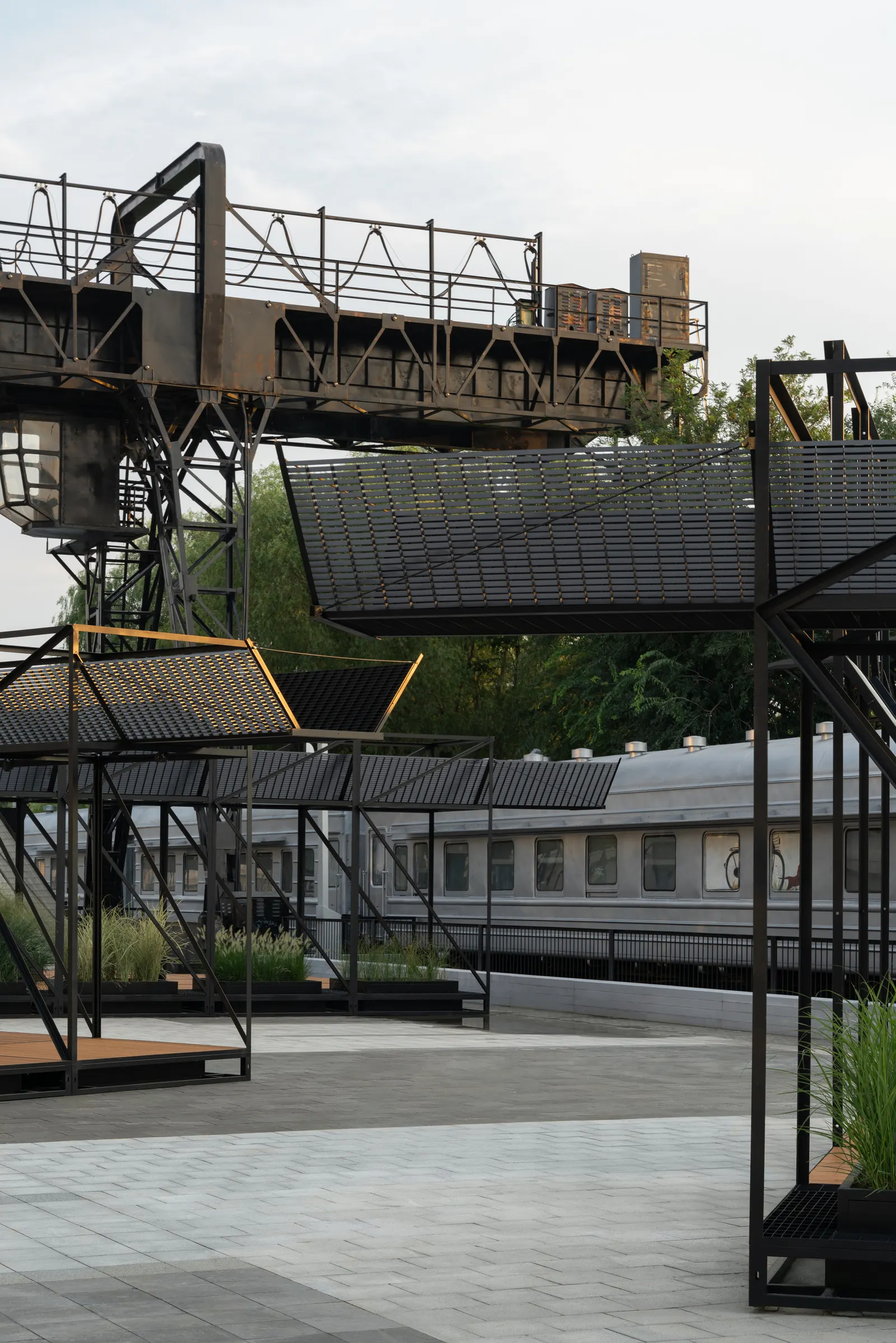 Реконструкция Train Street в парке 798·751 / Studio NOR