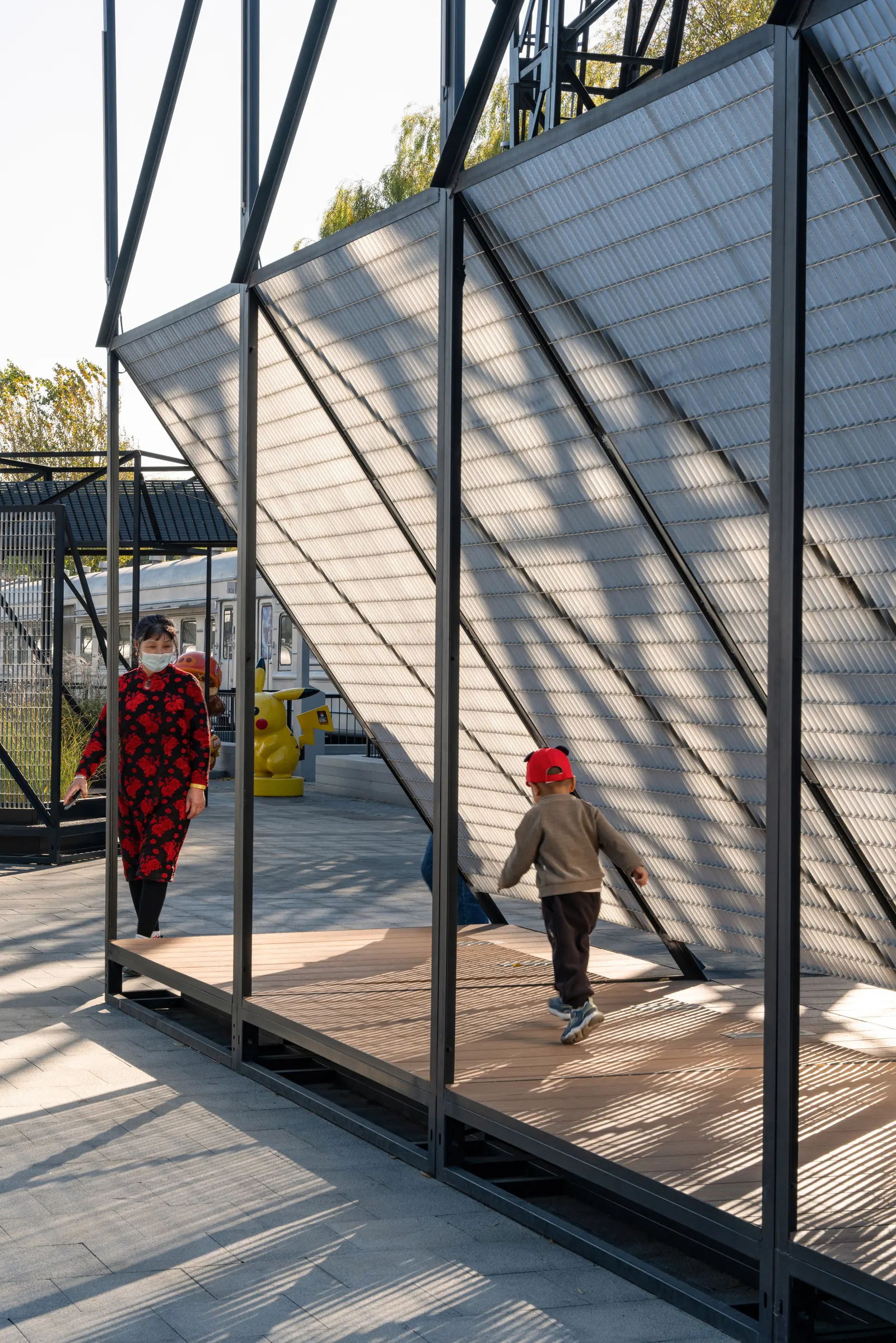 Реконструкция Train Street в парке 798·751 / Studio NOR