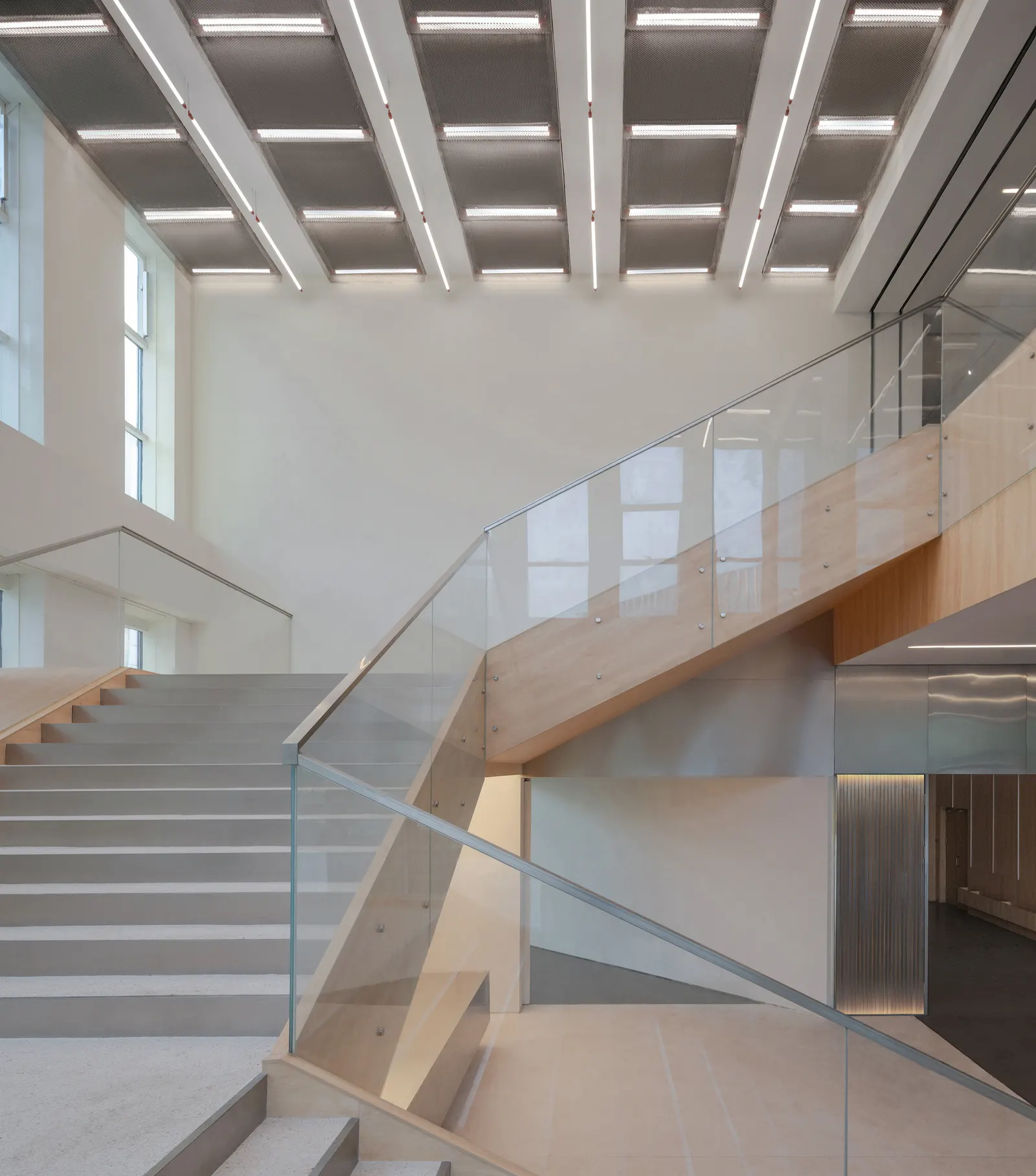REDGE Contemporary Art Center / Atelier Meadow