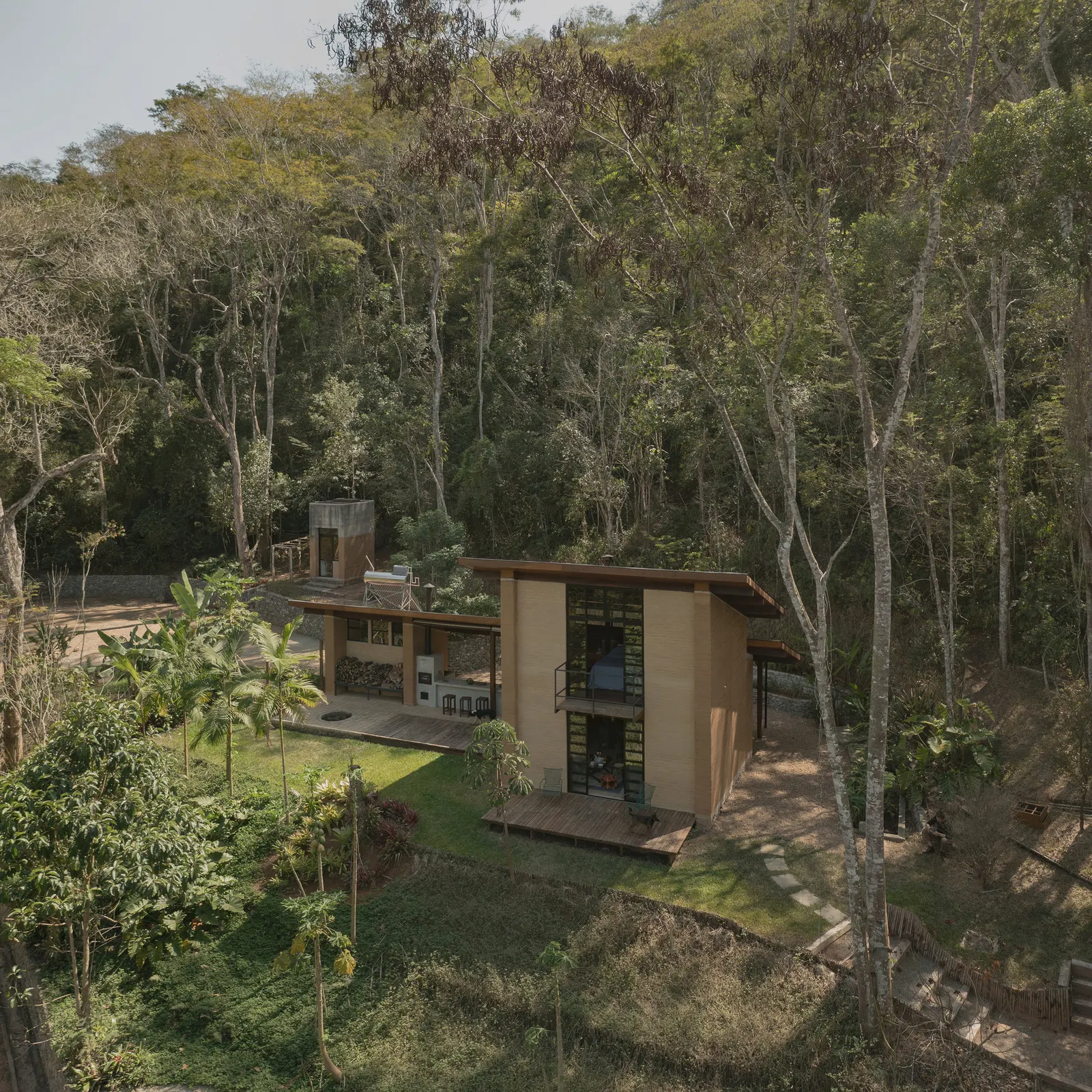 Lake Cabin / Matéria Base