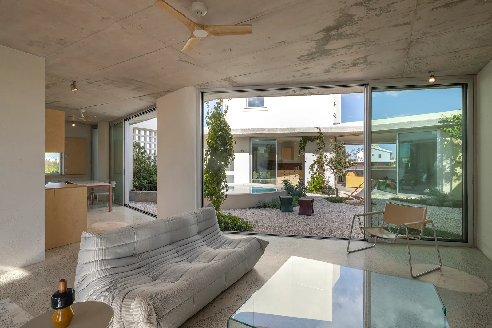 The Avlí Houses / Ona i Ona Architecture and Design