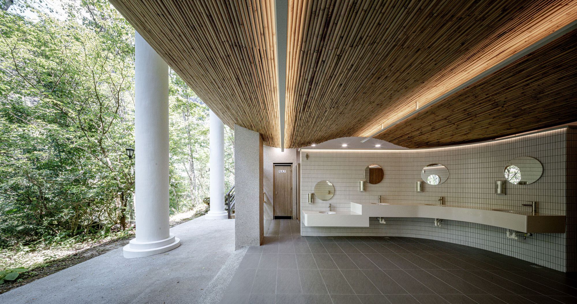 Basianshan Natural Public Toilet / Protoplain Architects