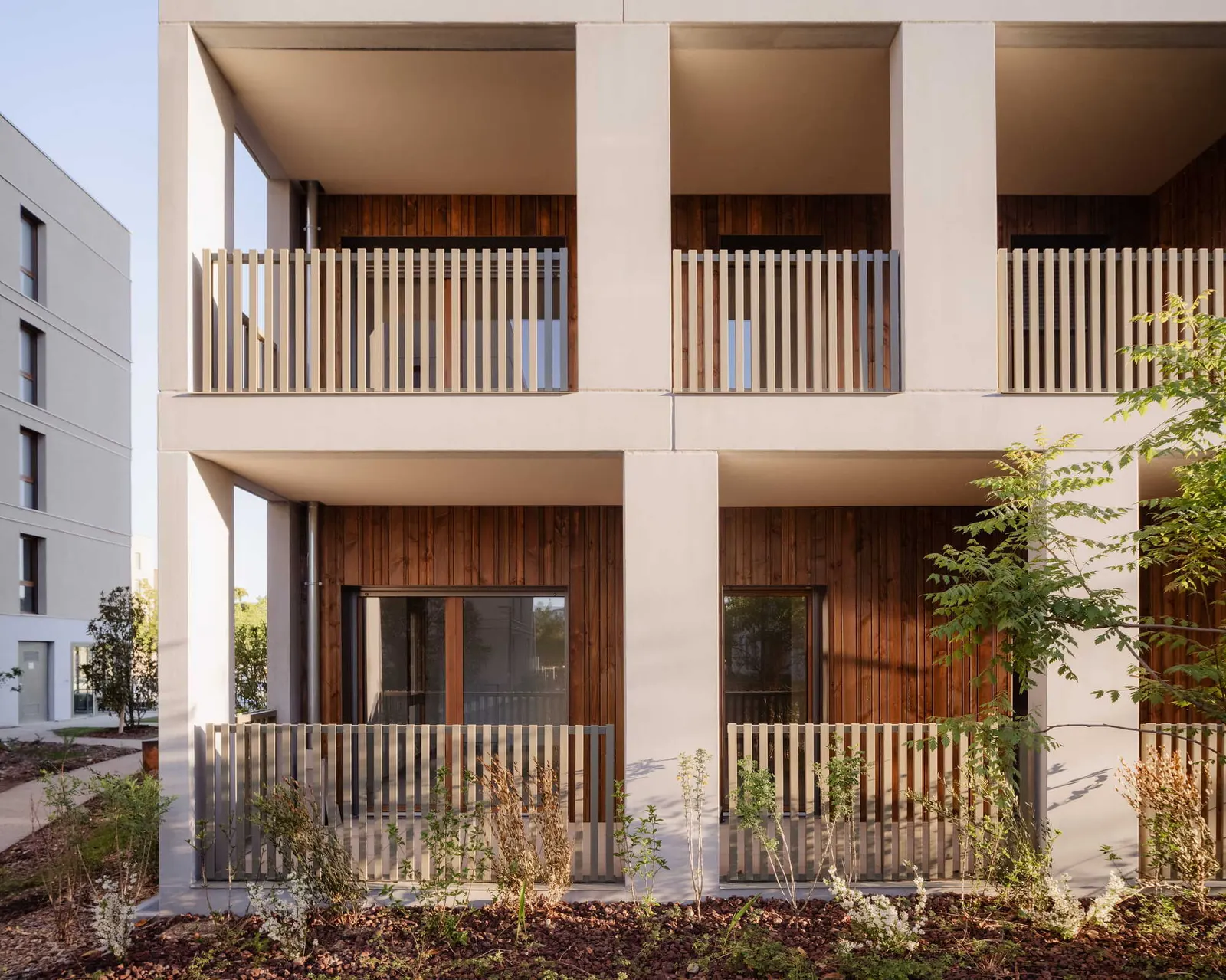 Racine Carrée Social Housing / rue royale architectes